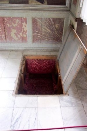 The King's Elevator